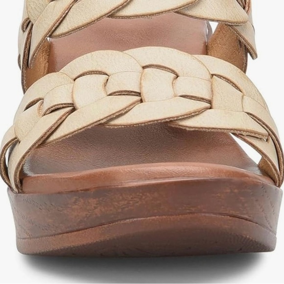 BOC- by born Jillian block heels, double strapped Cream Woven Mules - Picture 2 of 7